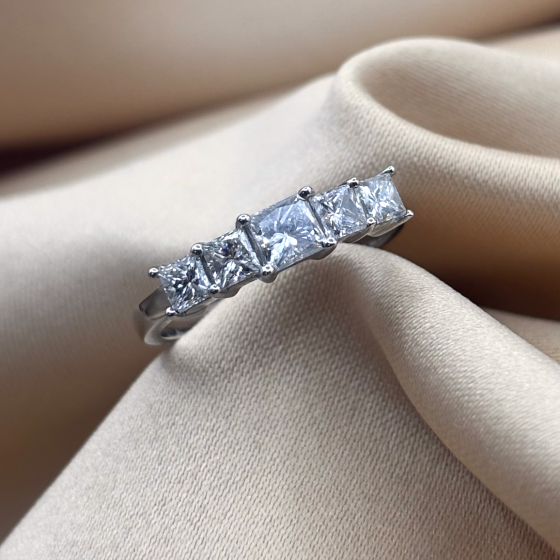 1.03ct VS/F-G Princess Cut Natural Diamond Five Stone Ring