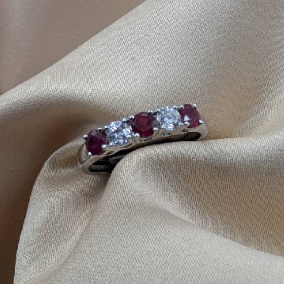 0.80ct VS/E-F Round Cut Ruby Gemstone Halo Ring
