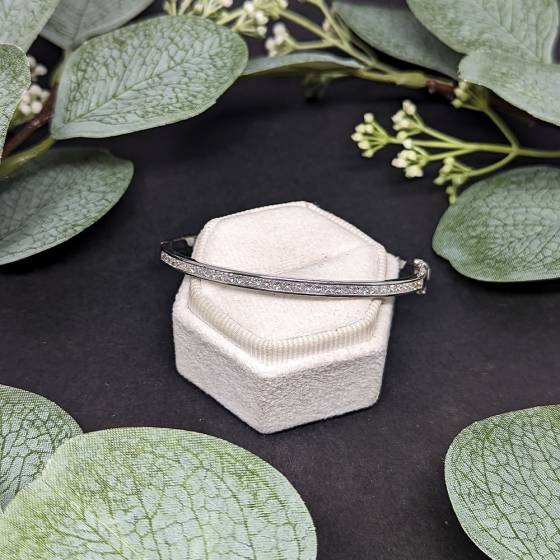 2.00ct VS/E-F Princess Natural Diamond Bangle