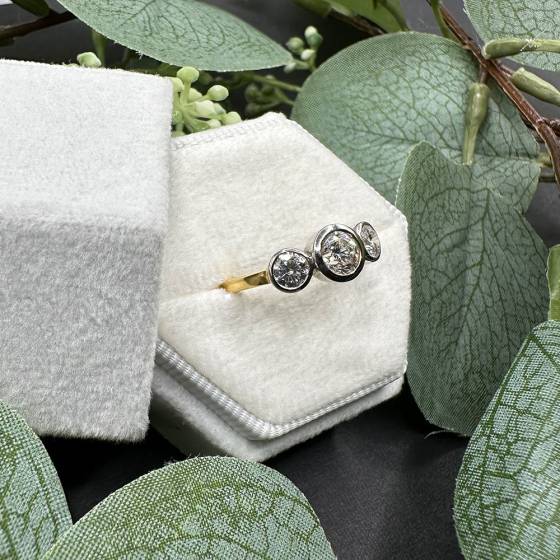 1.40CT VS1/F ROUND DIAMOND TRILOGY RING