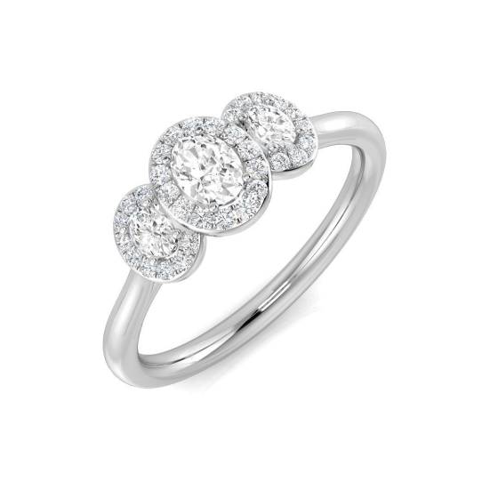 0.41ct SI2/G Oval cut Natural Diamond 3 Stone Ring in Platinum