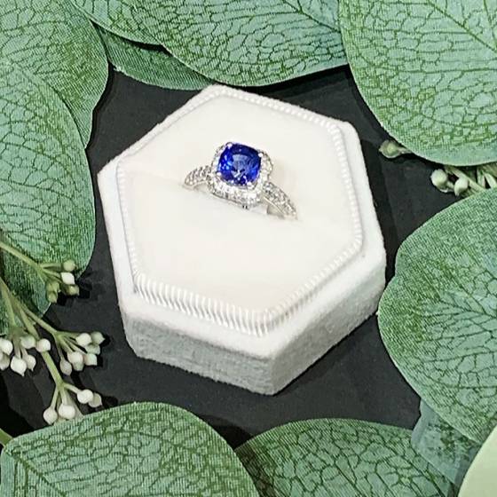 2.40ct VVS/F Round and Cushion Natural Diamond Blue Sapphire Ring