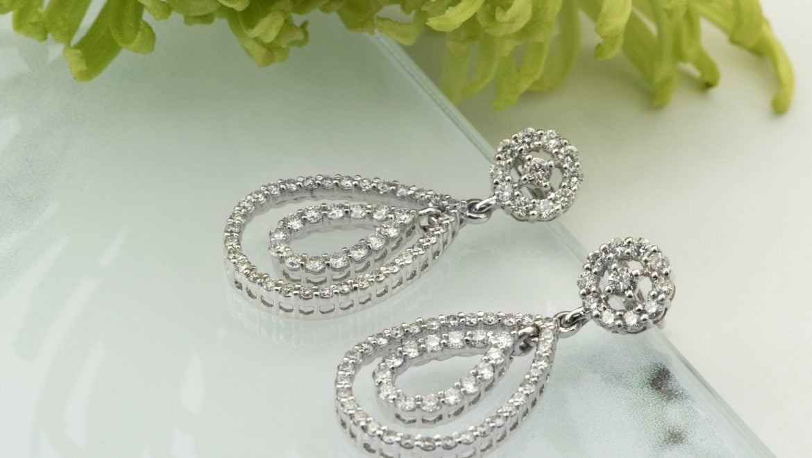 How to clean diamond earrings