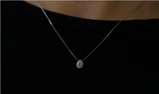 How to Choose an Emerald Pendant