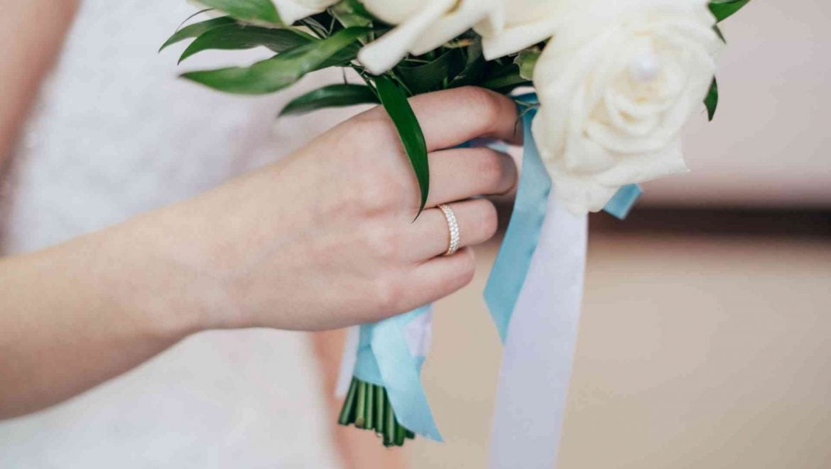 What jewellery should a bride wear?