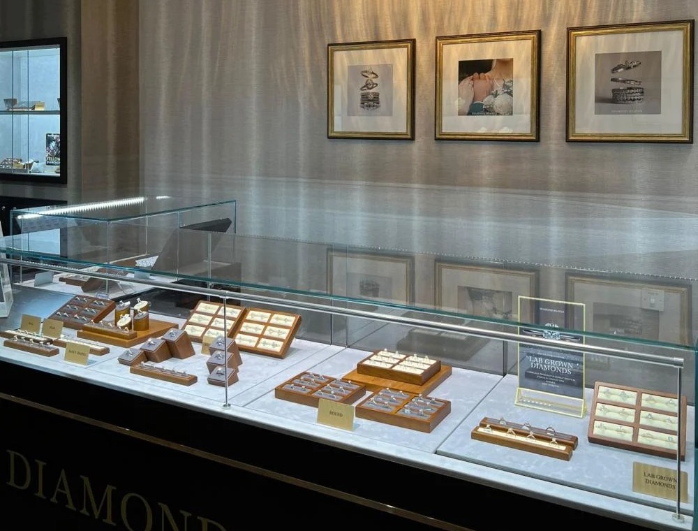Liverpool Store - Shining Diamonds