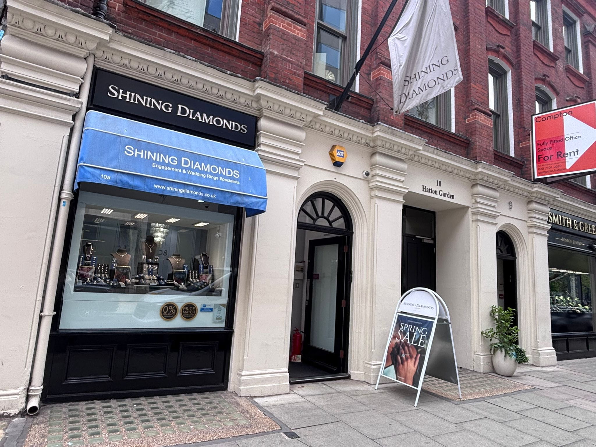 Hatton Garden Store - Shining Diamonds