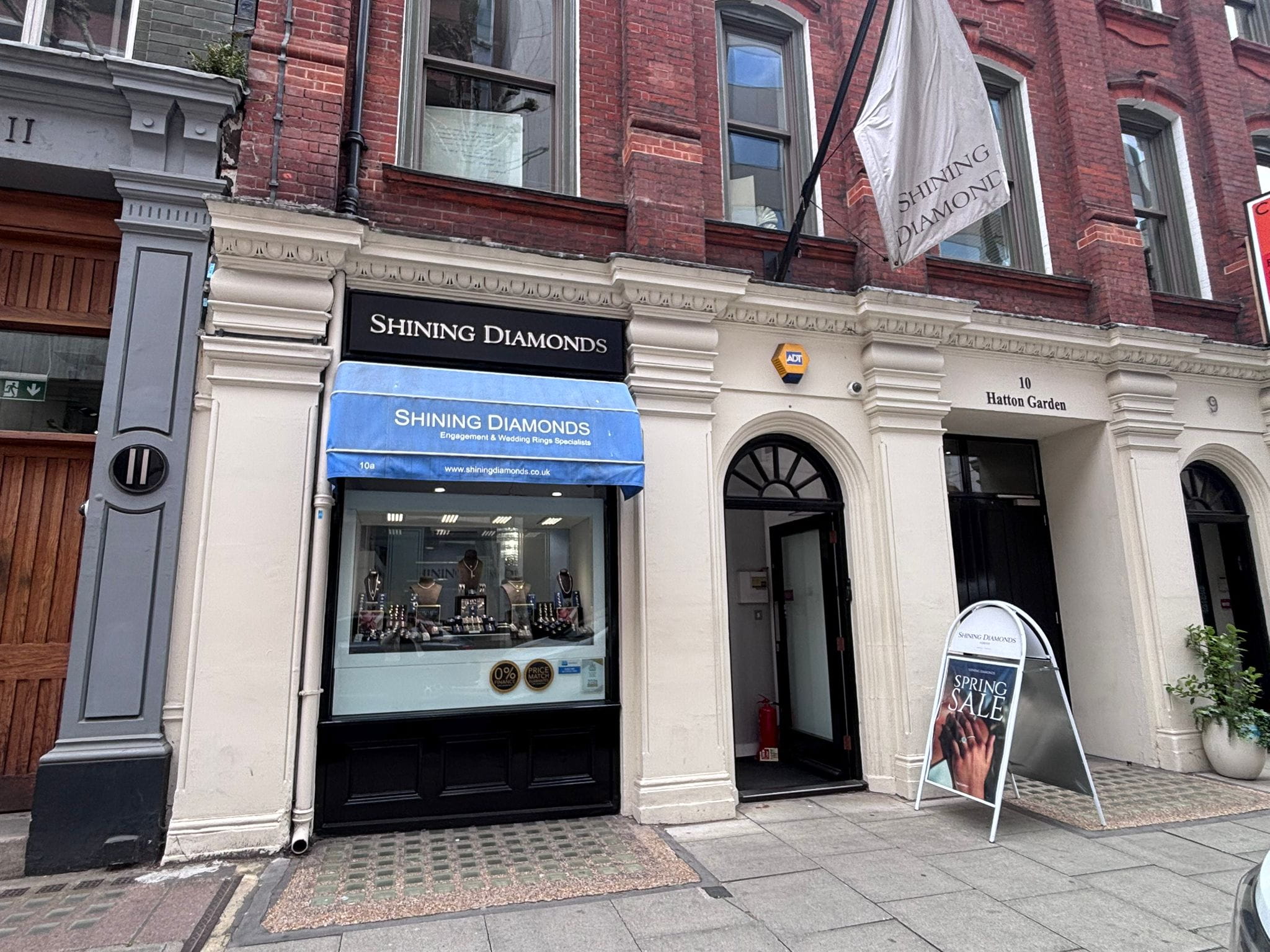 Hatton Garden Store - Shining Diamonds